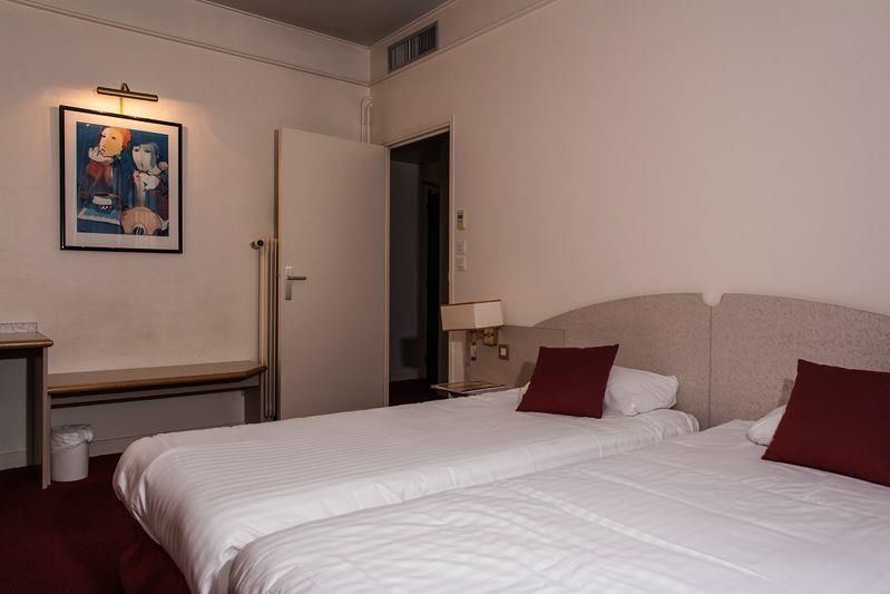 Kyriad Paris 10 - Gare De L'Est Phòng bức ảnh