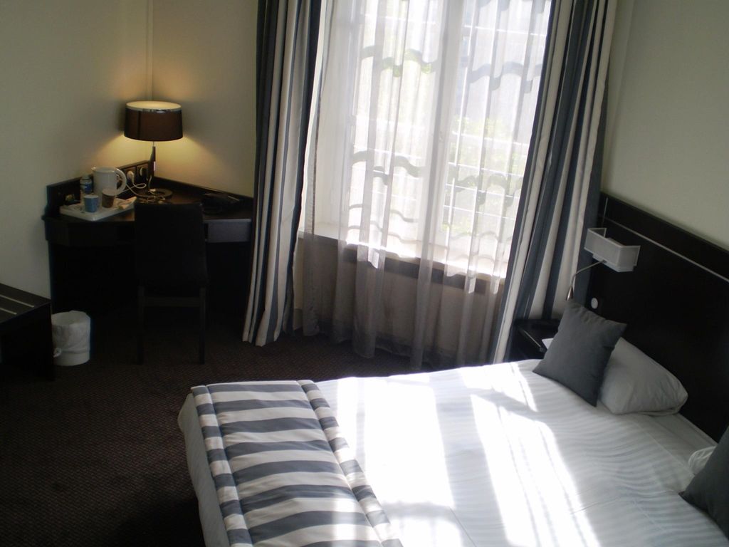 Kyriad Paris 10 - Gare De L'Est Phòng bức ảnh