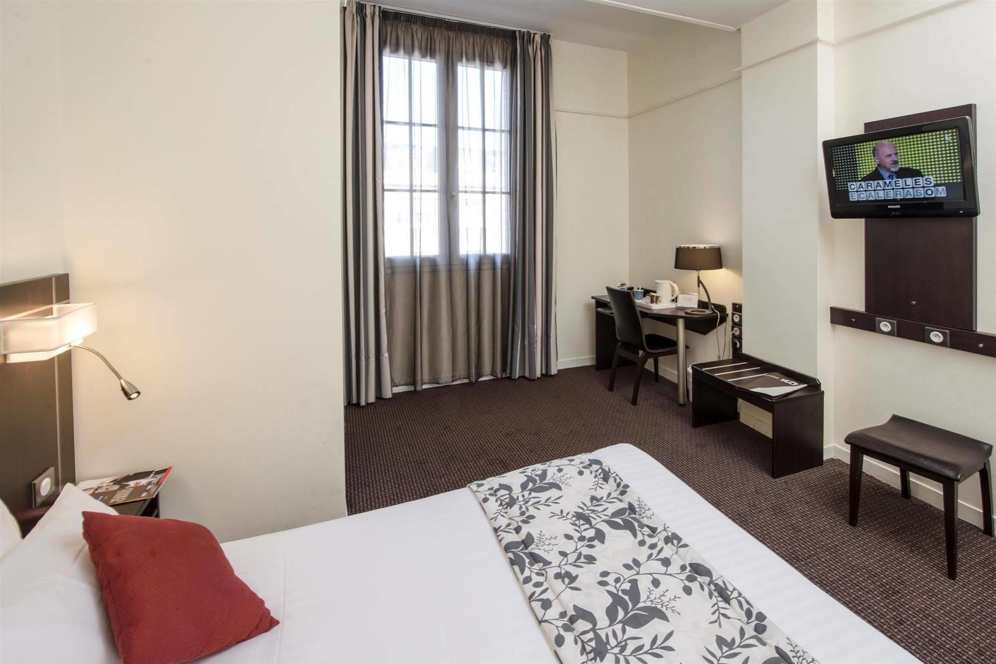 Kyriad Paris 10 - Gare De L'Est Ngoại thất bức ảnh