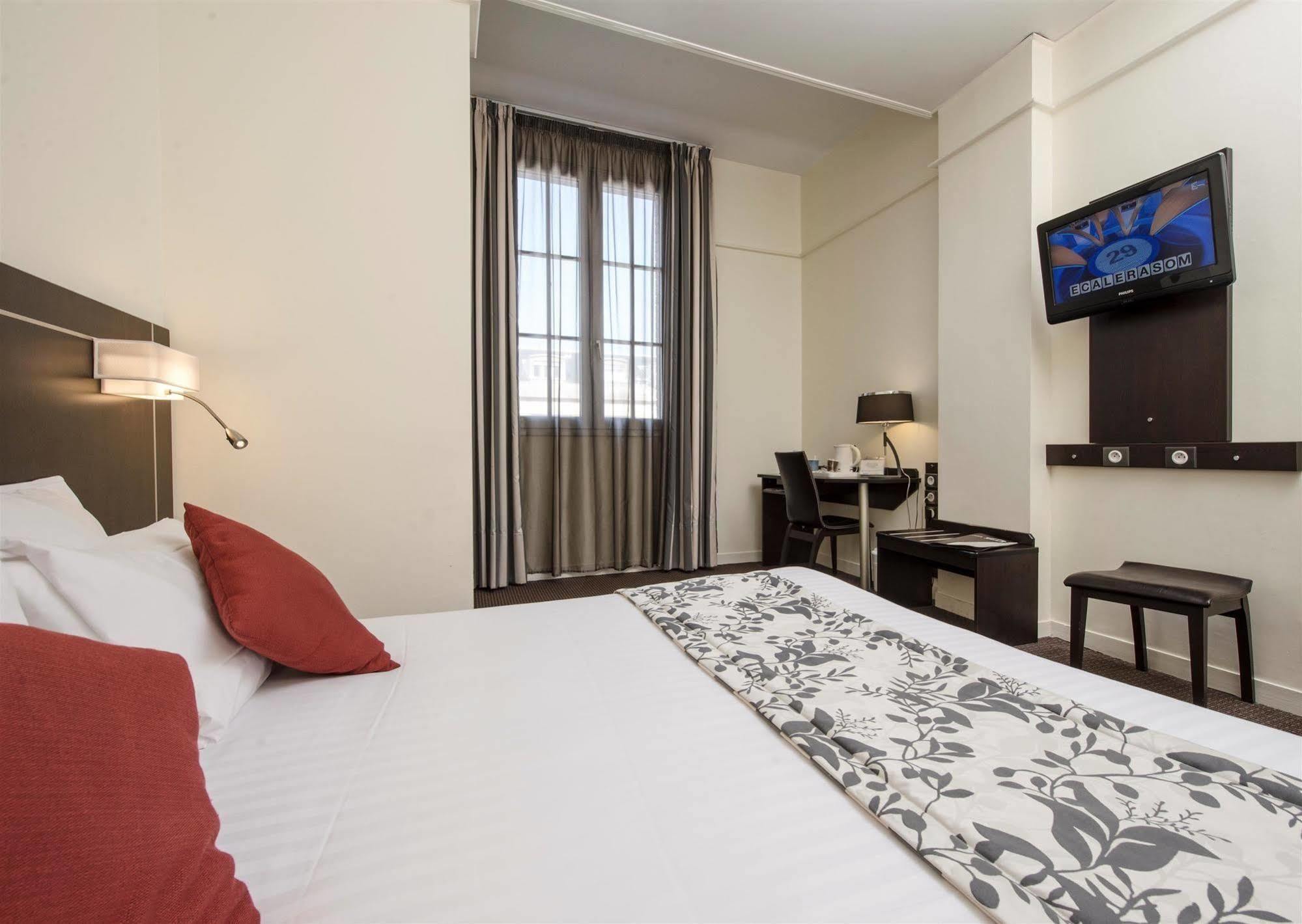 Kyriad Paris 10 - Gare De L'Est Hotel Ngoại thất bức ảnh