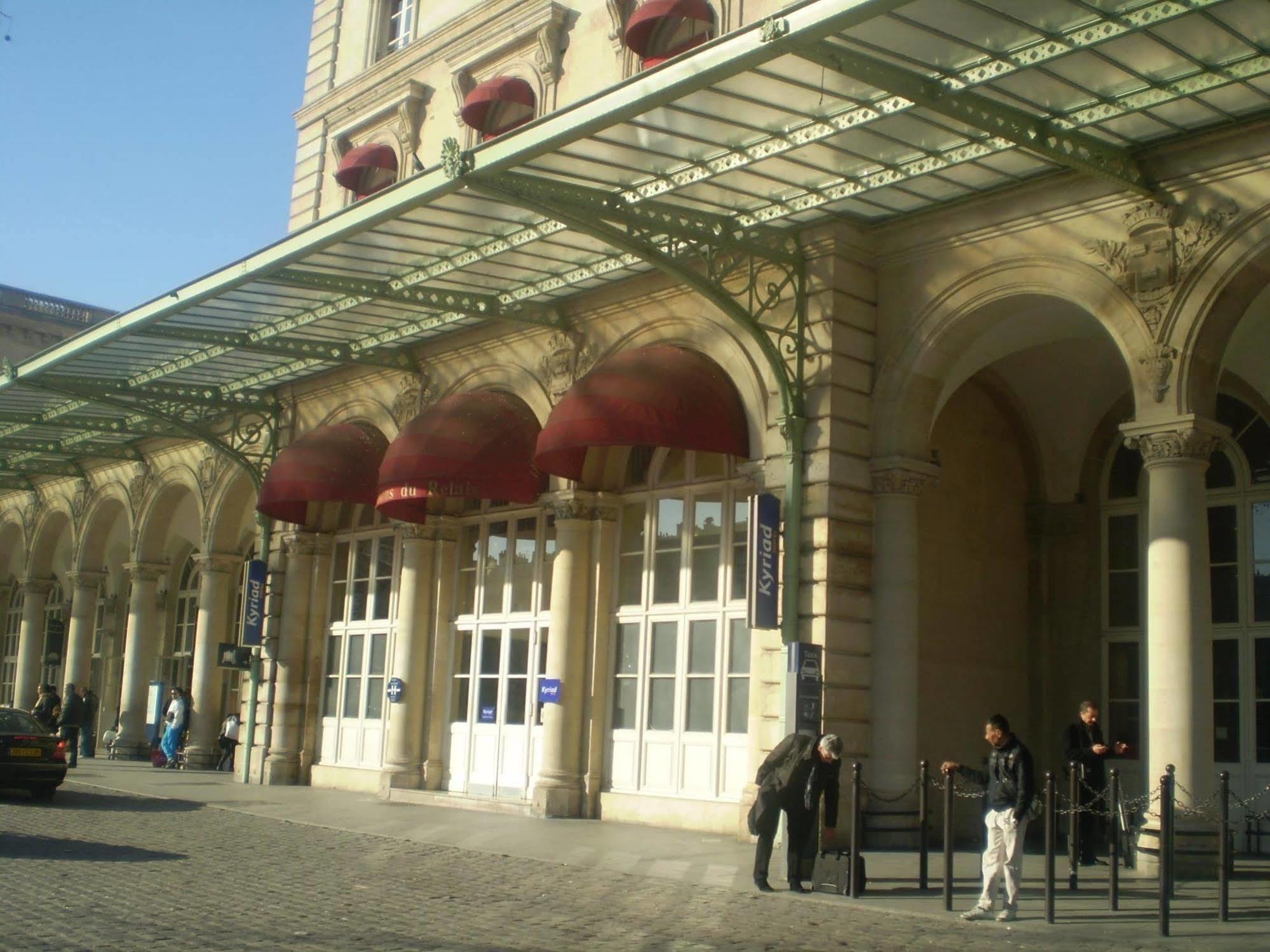 Kyriad Paris 10 - Gare De L'Est Hotel Ngoại thất bức ảnh