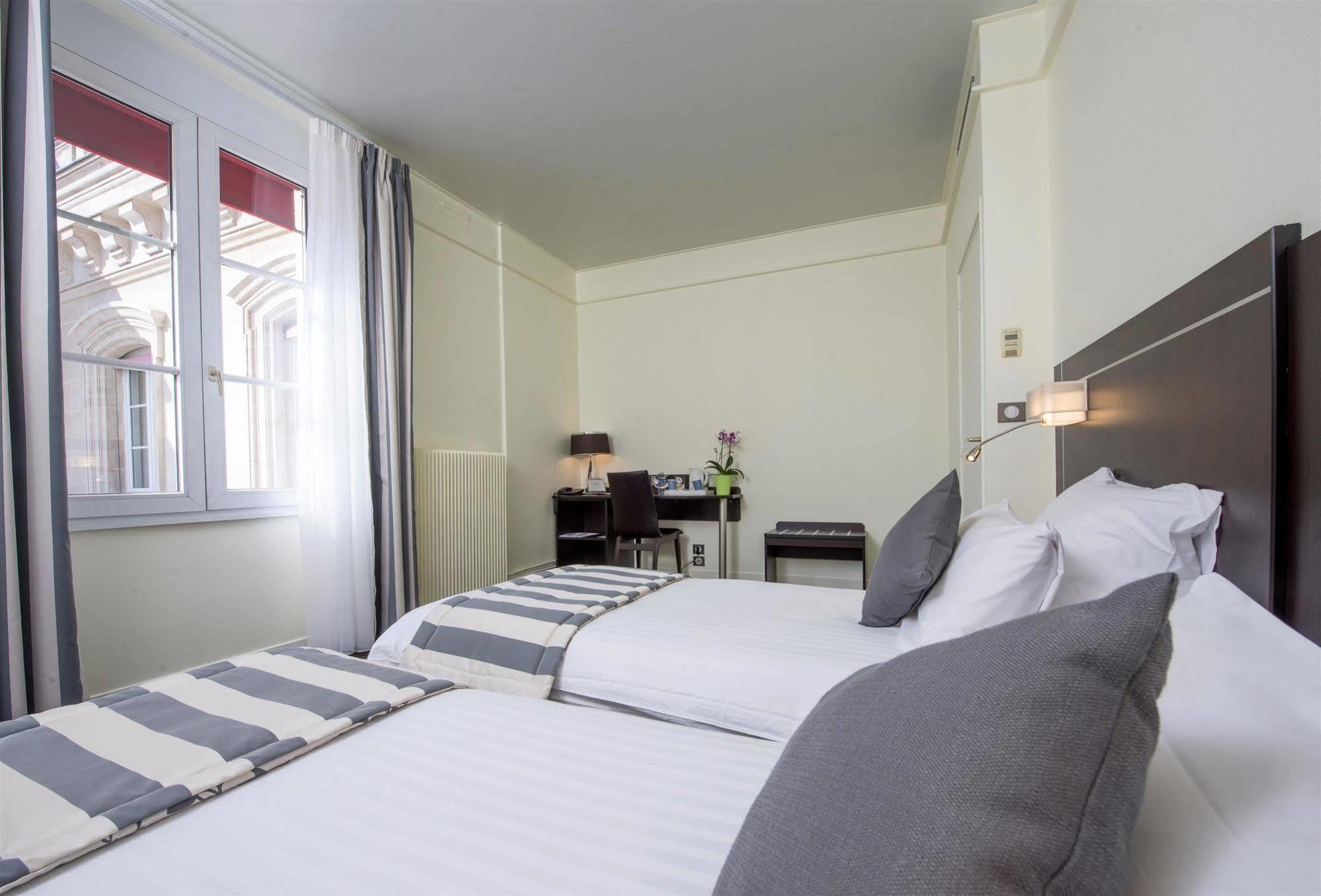 Kyriad Paris 10 - Gare De L'Est Ngoại thất bức ảnh